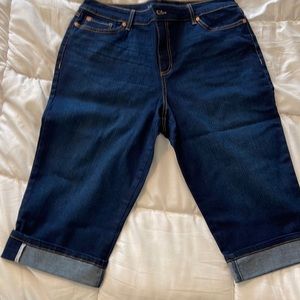 Bandolino Size 14 Denim shorts/short capris